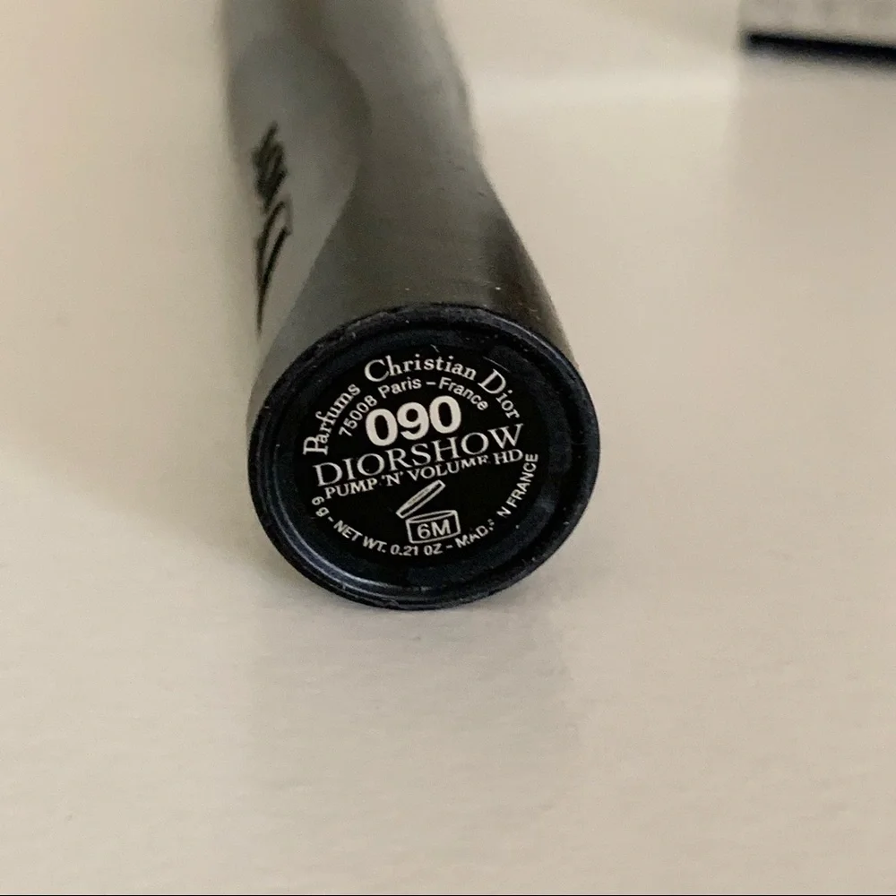 Diorshow pump N volume HD mascara